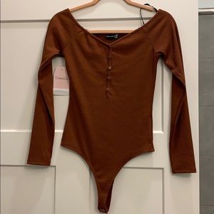 BRAND NEW, FALL BODYSUIT 💐💐